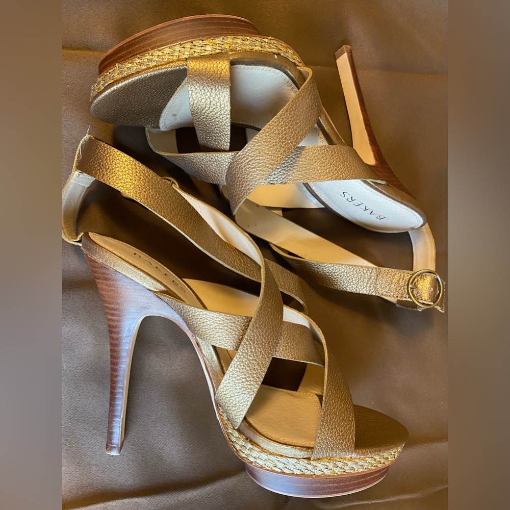 Bakers metallic gold heeled sandal size 10